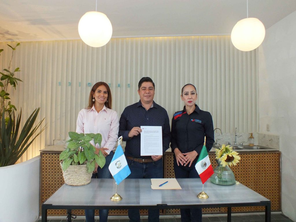 Guateambiente y Fundación ExE firman alianza