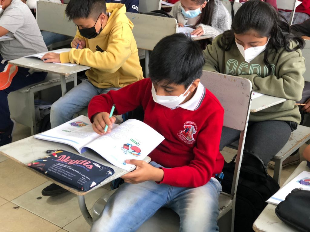 Visita a la Escuela Fray Vicente Solano de Ecuador