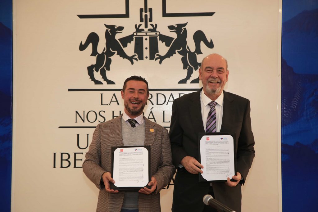 Firma de convenio con la universidad IBERO Puebla